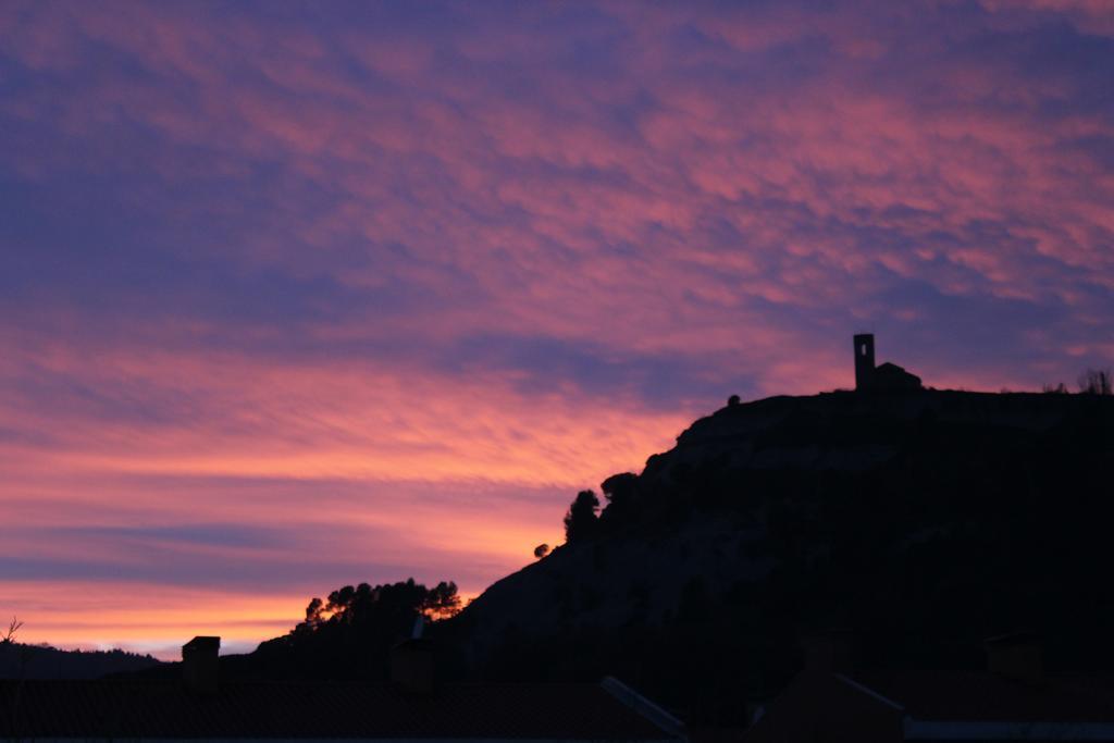 Hostal Montserrat Tona Buitenkant foto