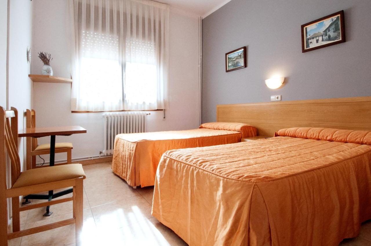 Hostal Montserrat Tona Kamer foto